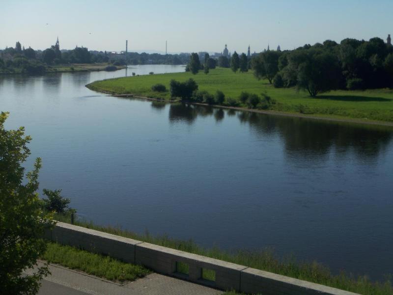 Ambiente an der Elbe, Wohnung OG Dresden Exterior foto