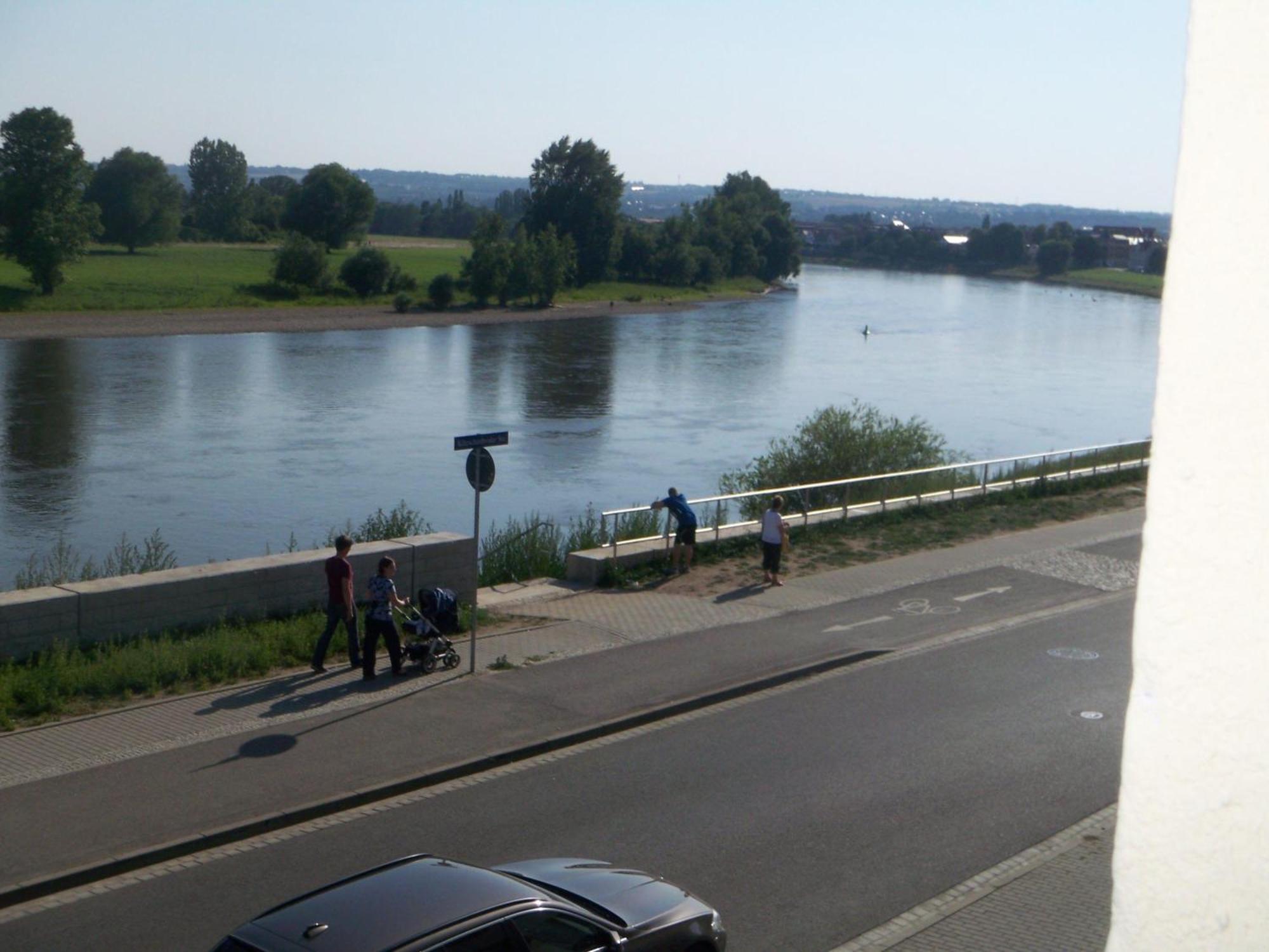Ambiente an der Elbe, Wohnung OG Dresden Exterior foto